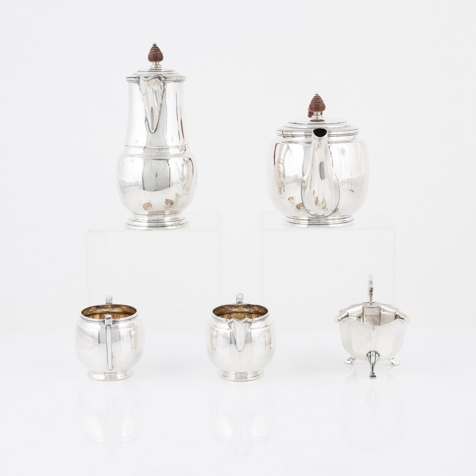 Kaffe- och teservis, 4 delar, samt gräddsnipa, silver, England, 1930-40-tal.