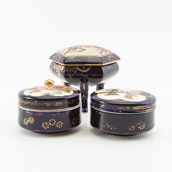 A collection of vases, bowls, and boxes 10 dlr Japan 20th century.