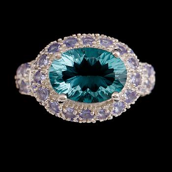 RING, sterlingsilver, blå tanzaniter tot ca 4.00 ct, blågrön flourite ca 5.30 ct.