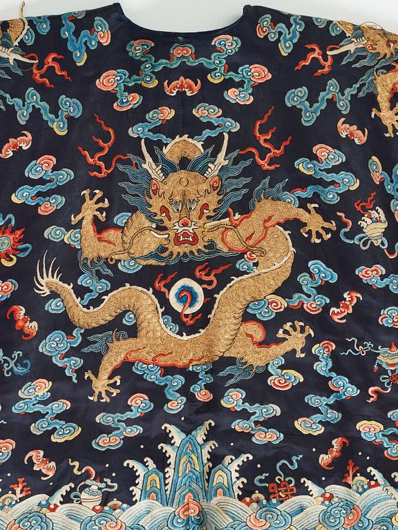 A Chinese robe, embroidered silk. Qing dynasty (1644–1911).