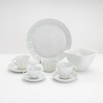 Friedl Holzer-Kjellberg, a mid-20th century 35-piece porcelain coffee and mohca/espresso set for Arabia.