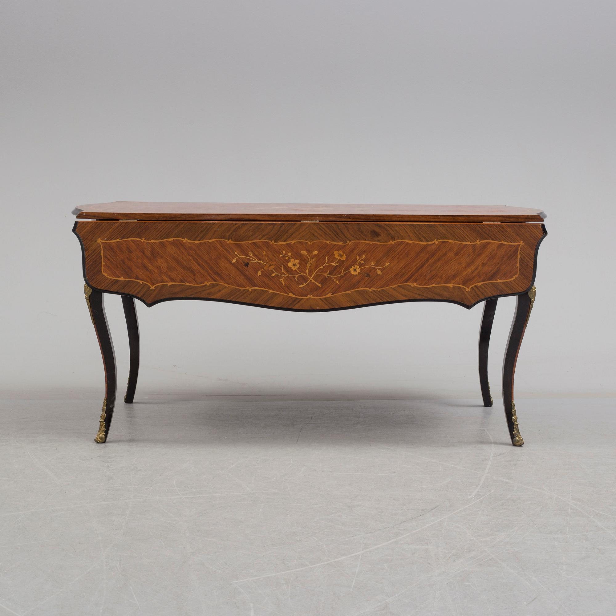 A late 20th century table.