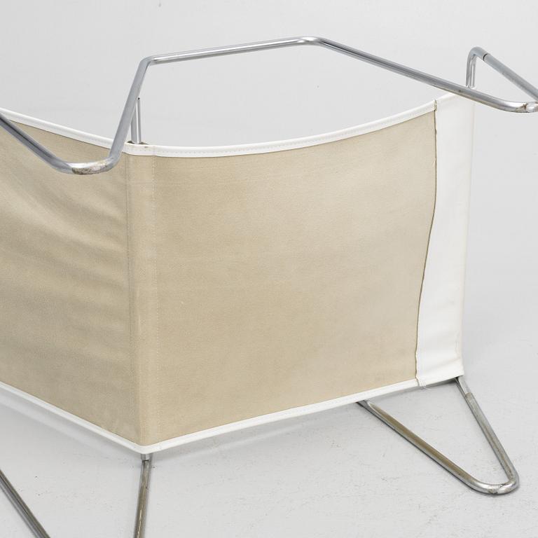 Verner Panton, a pair of 'Bachelor' lounge chairs.
