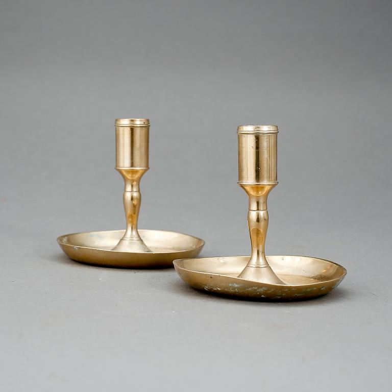 LJUSSTAKAR, ett par, malm, 1800-tal.