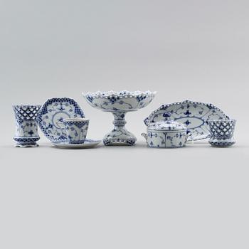 SERVISPORSLIN,18 delar, musselmalet, Royal Copenhagen.