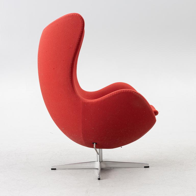Arne Jacobsen, fåtölj "Ägget", Fritz Hansen, 2014.