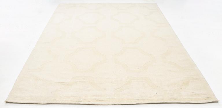 Matta, handtuftad, 'Entrance - bone white', Layered, ca 400 x 300 cm.