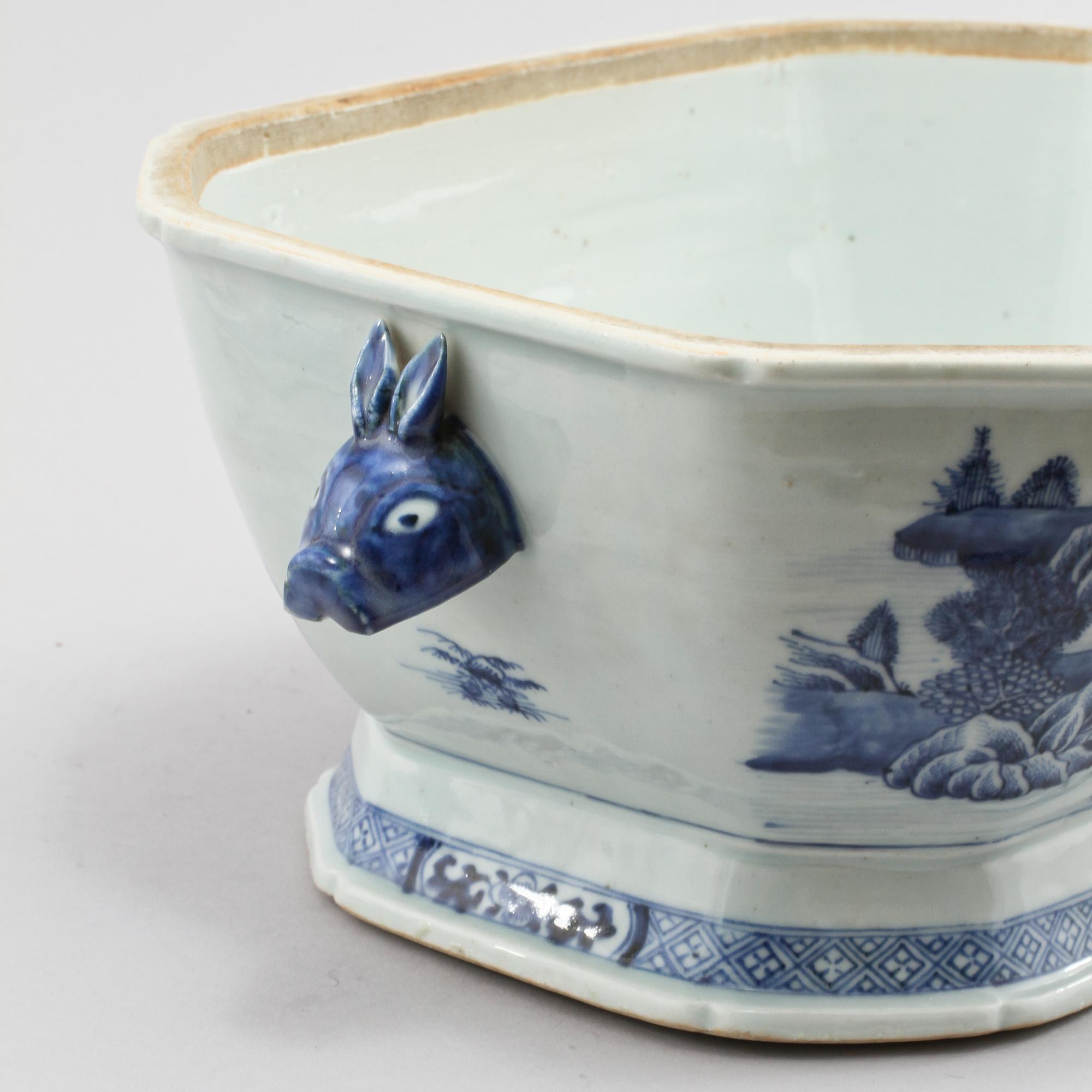 TERRIN, porslin, Kina, 1700-tal.
