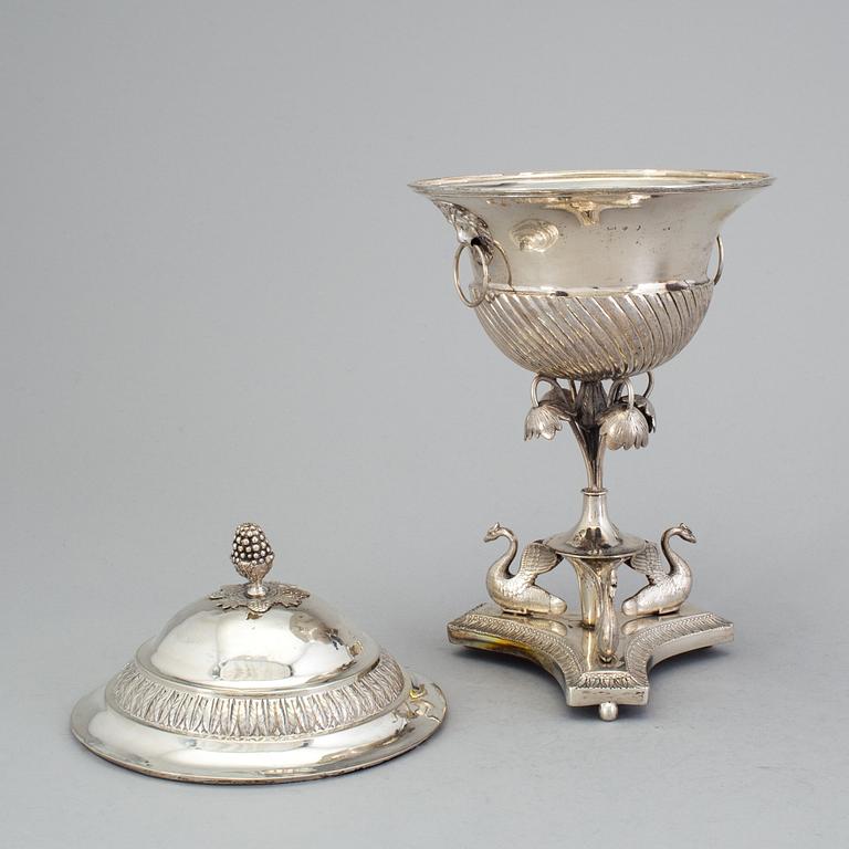 A Swedish 19th century silver sugar-bowl and cover, mark of Anders Lundqvist, Stockholm 1819.