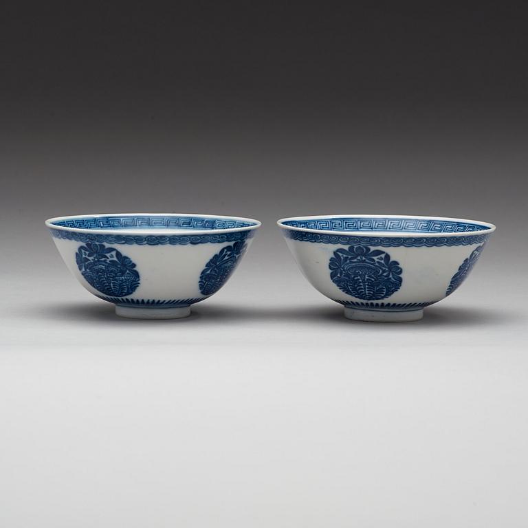 A pair of blue and white bowls, Qing dynasty with Xuandes four character mark.