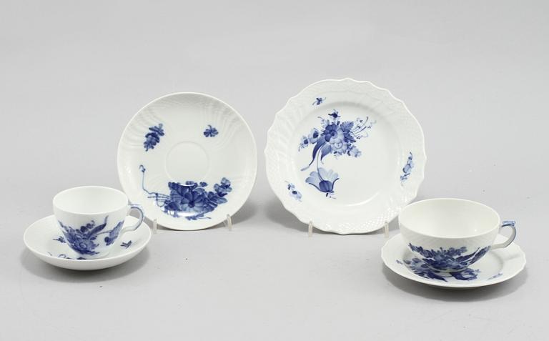 KAFFESERVIS, 60 delar, porslin, "Blå Blomst", Royal Copenhagen, 1900-talets andra hälft.