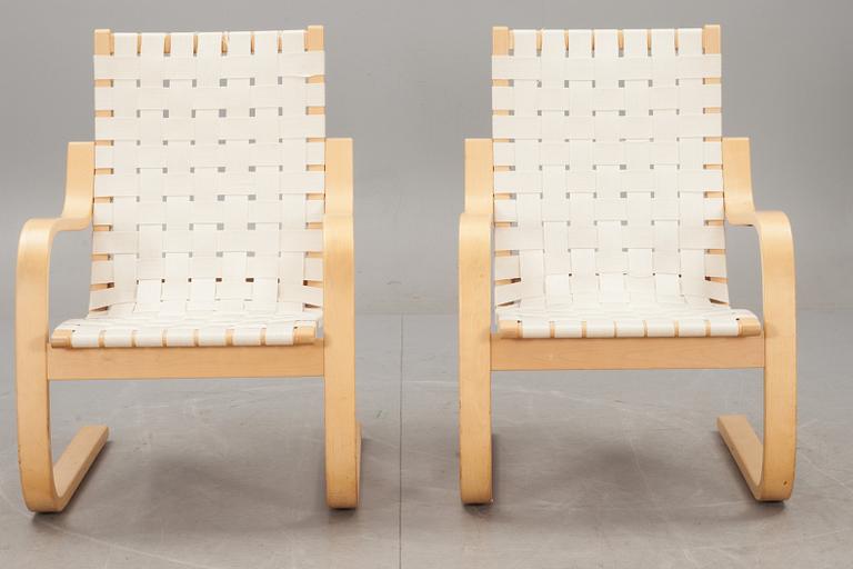 FÅTÖLJER, ett par. "406", Alvar Aalto.