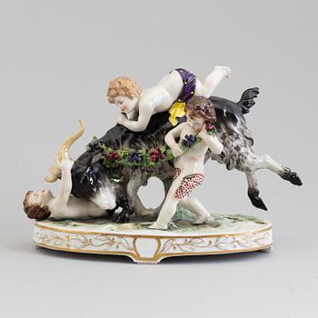 An Allegorical German porcelain figure representing Autumn, Müller & Co, Volkstedt, 1920/30's.