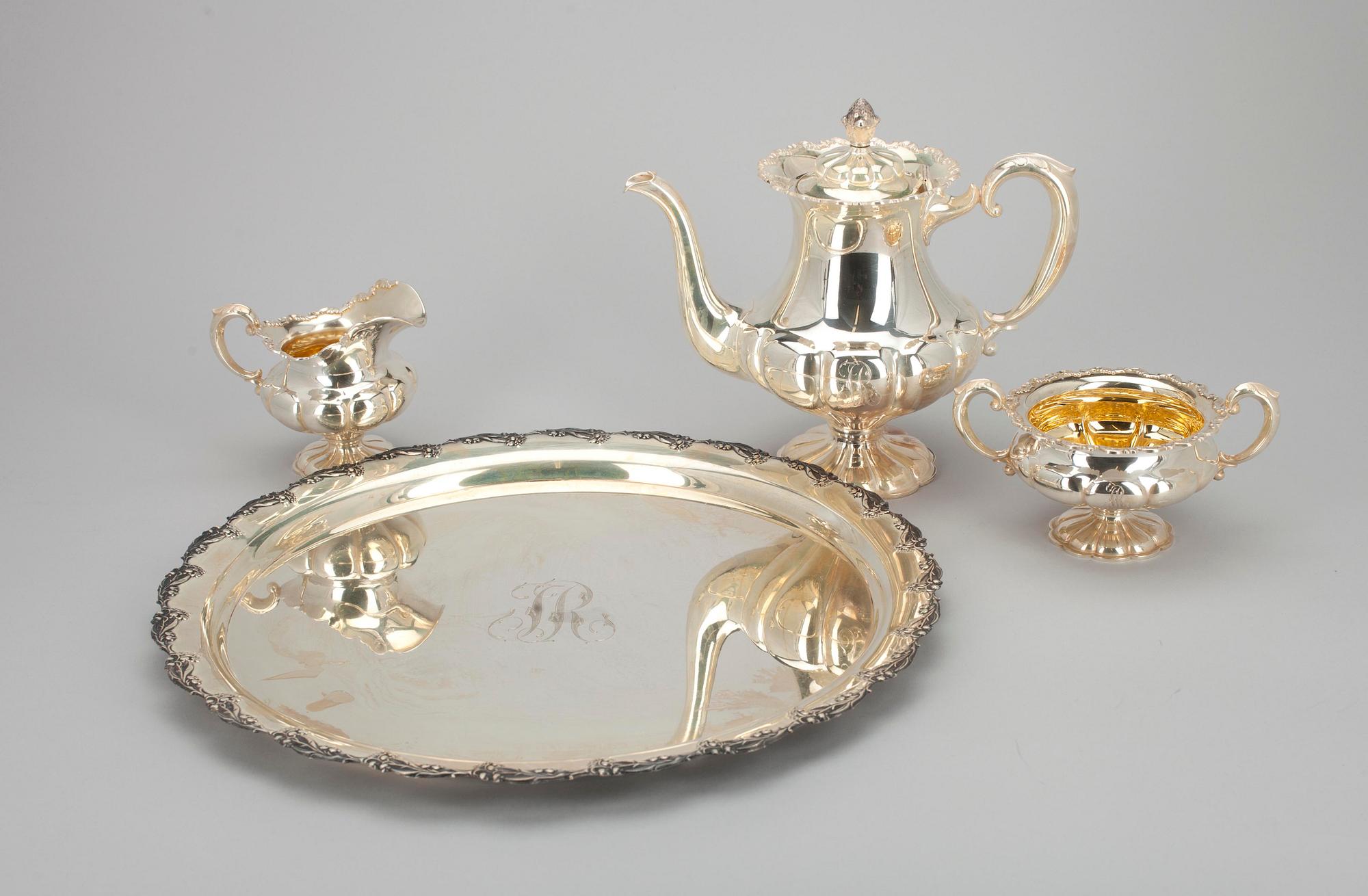KAFFESERVIS, 4 delar, 813 silver, Auran Kultaseppä Oy 1958. Brickan i nysilver. Silvervikt 1089 g.
