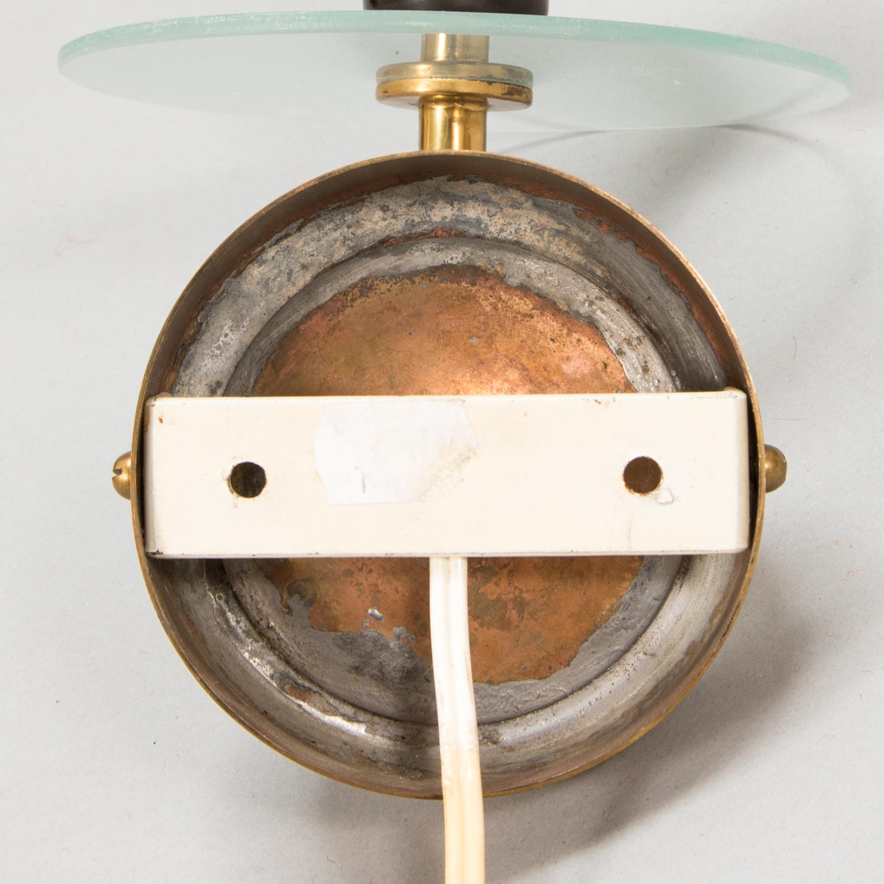 Paavo Tynell, a mid-20th century '9448' wall light for Taito.