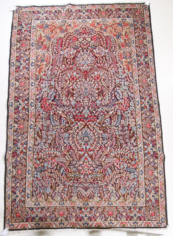 MATTA. Orientalisk. Ca 245 x 151.