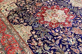 MATTO, Tabriz, ca 385 x 300 cm.