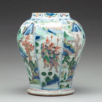 A wucai jar, Qing dynasty, 17th Century.