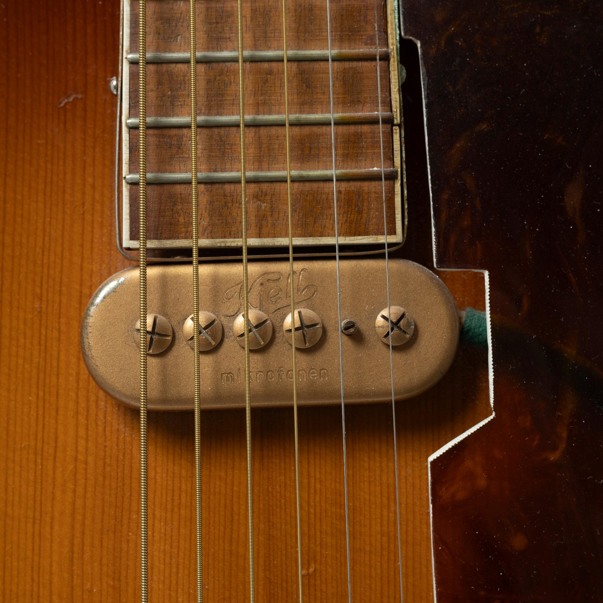 Herman Carlsson Levin, akustisk gitarr, "Modell 22", Sverige, 1945.