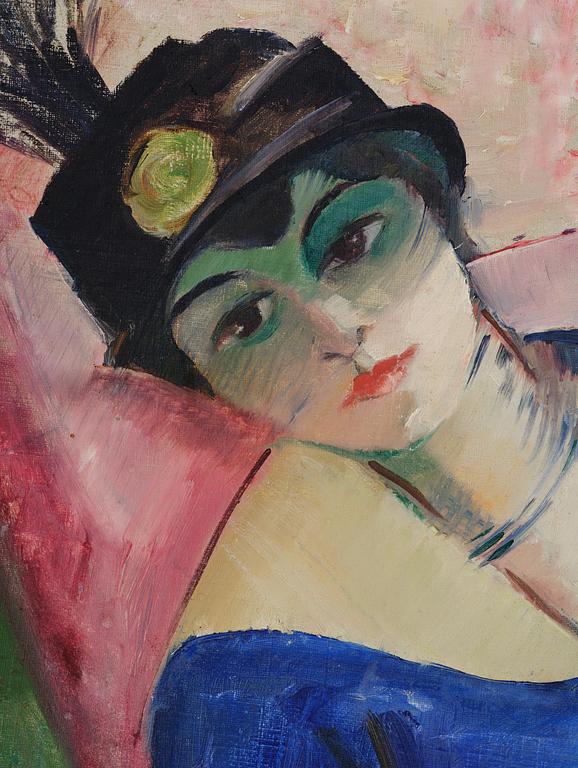 Leander Engström, Sitting model in blue.