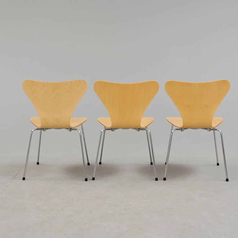 STOLAR, 3 st, "Sjuan", Arne Jacobsen, Fritz Hansen, 1997.