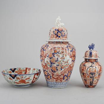 PARTI IMARI, 3 delar, porslin, Japan, 1900-tal.