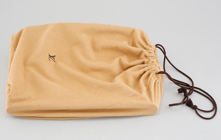 VÄSKA Louis Vuitton.