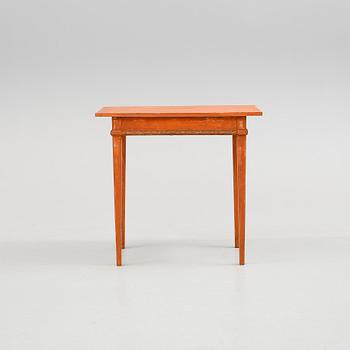 BORD. Gustaviansk stil. 1900-tal.