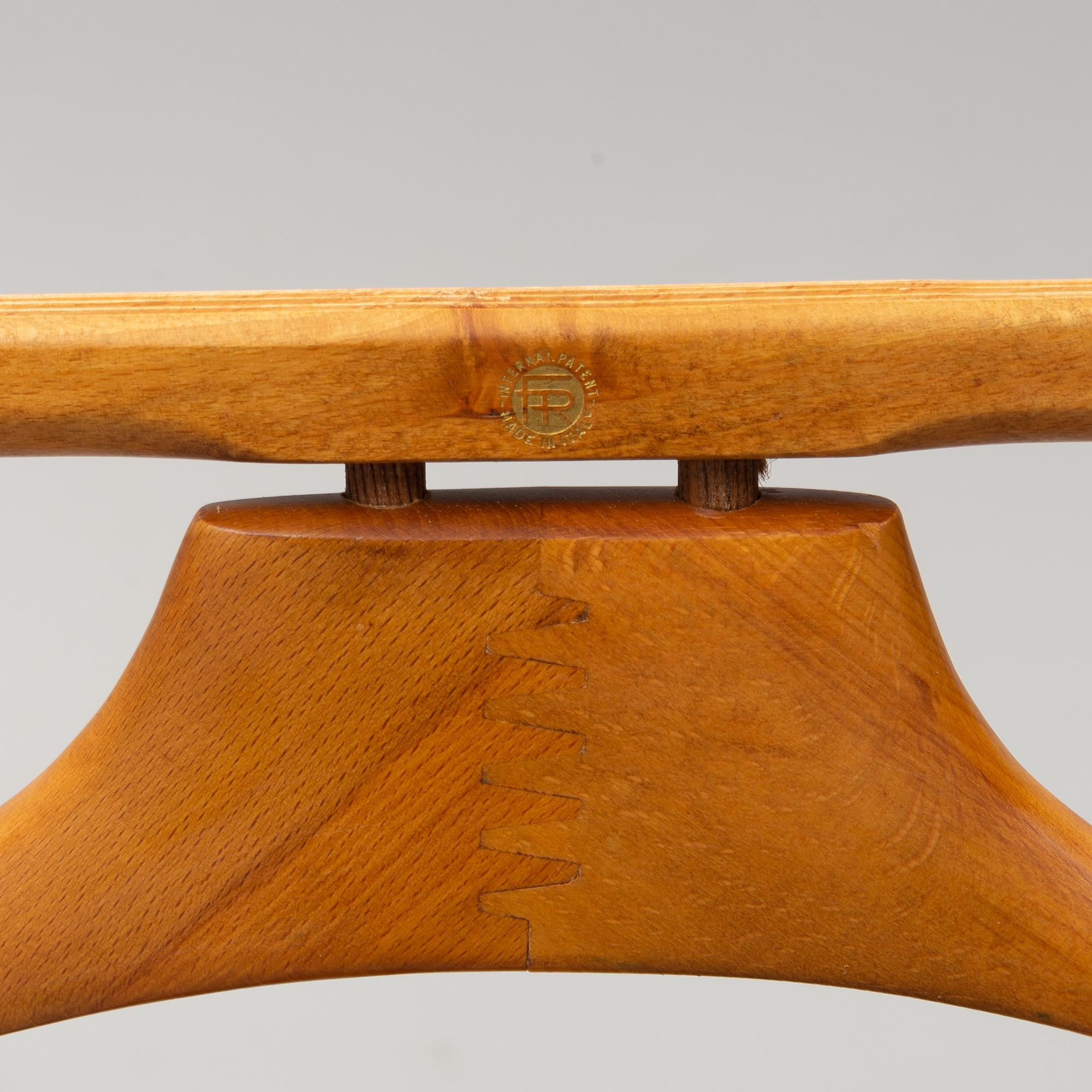 HERRBETJÄNT, Fratelli Reguitti, Italien.