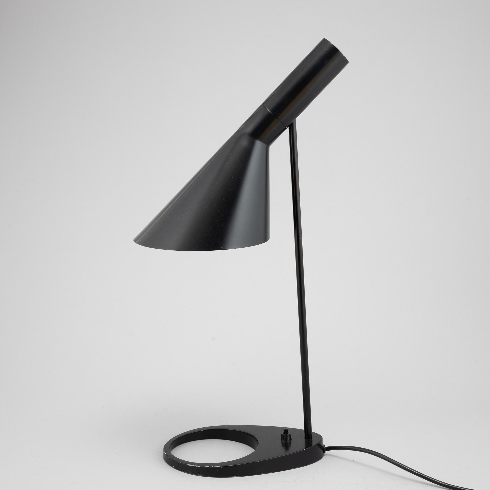 Arne Jacobsen, bordslampa, modell "AJ, Louis Poulsen, Danmark, second half of the 20th century.