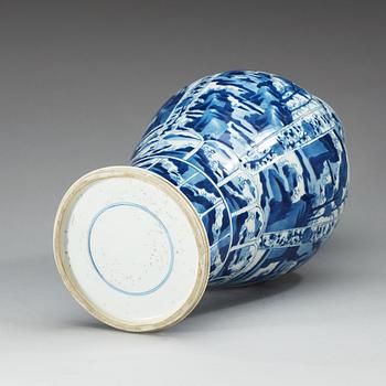 A large blue and white vase, Qing dynasty, Kangxi (1662-1722).