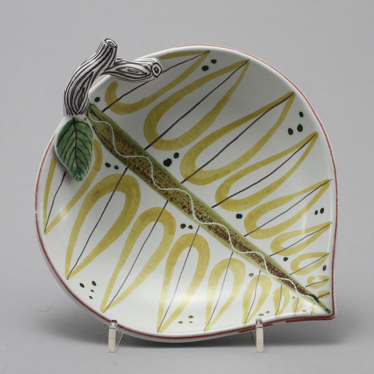 FAT samt VAS, fajans respektive stengods, Stig Lindberg, Gustavsberg, omkring 1900-talets mitt.