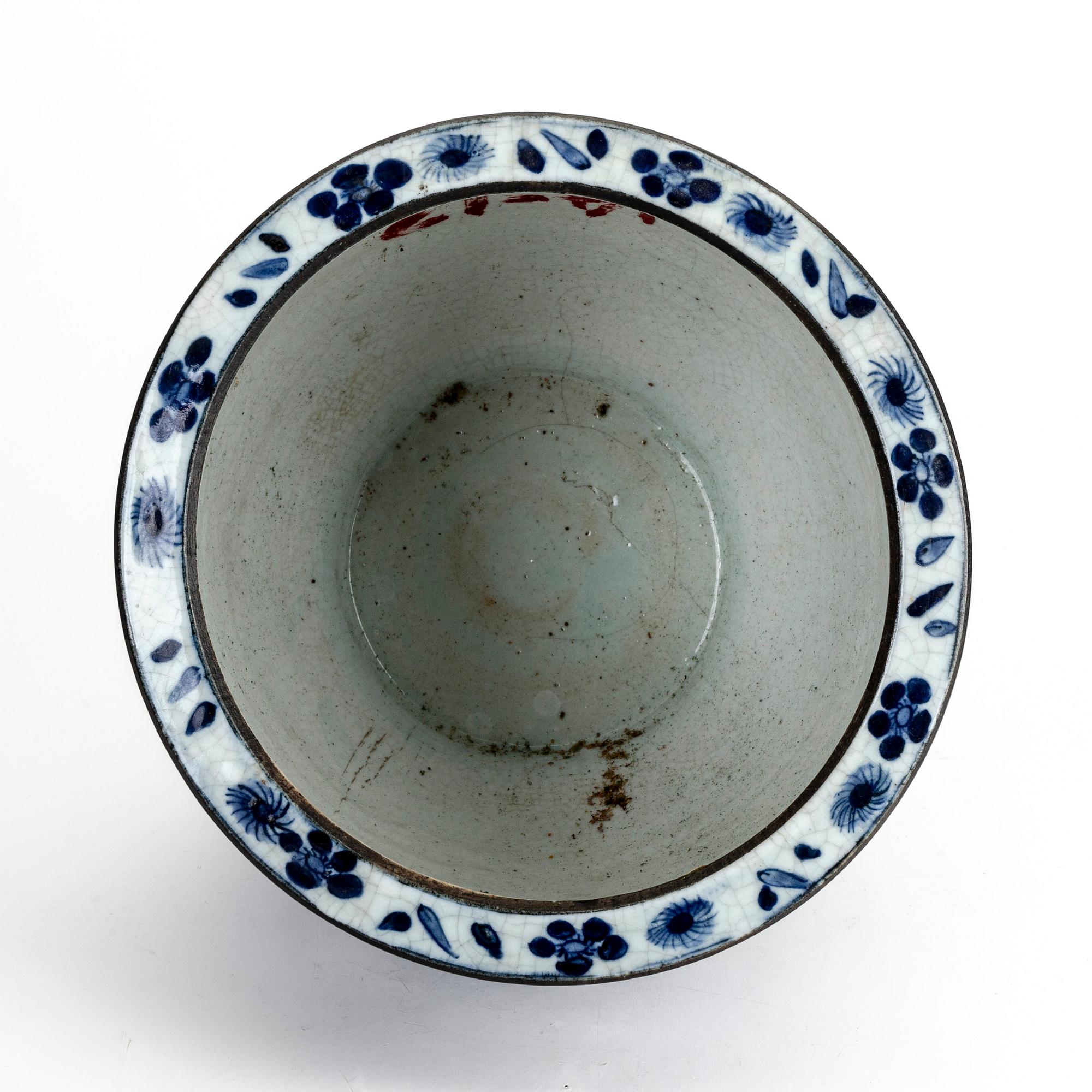 A blue and white basin, China, early 20th Century.