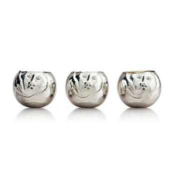 562. Olle Ohlsson, three sterling silver bowls/tumblers, Stockholm, Sweden 1979.