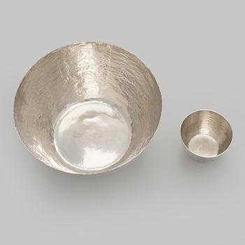 Tapio Wirkkala, A set of two silver bowls and two silver beakers, Kultakeskus Hämeenlinna 1970-1979.