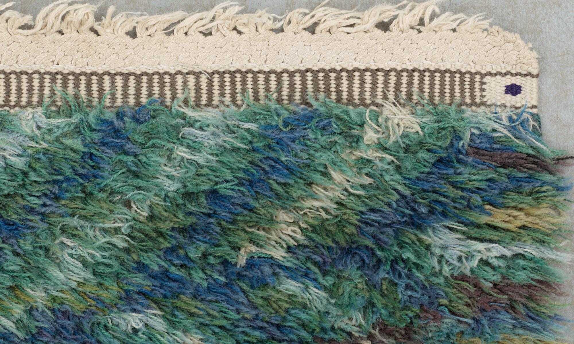 MATTA. "Marina grön". Rya. 211,5 x 157 cm. Signerad AB MMF BN.