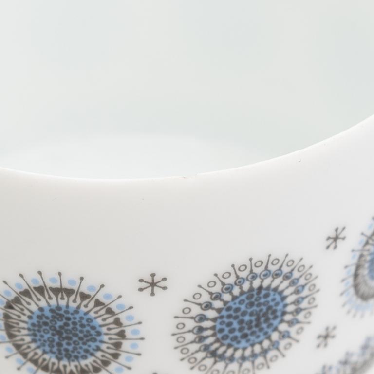 A 28 pieces of porcelain tableware by Tapio Wirkkala, model "Composition/Jääkukka" for Rosenthal, 20th cen.