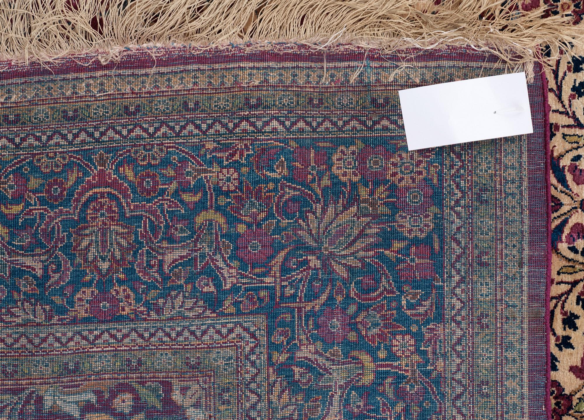 SEMI-ANTIQUE SILK KASHAN. 204,5 x 130 cm.