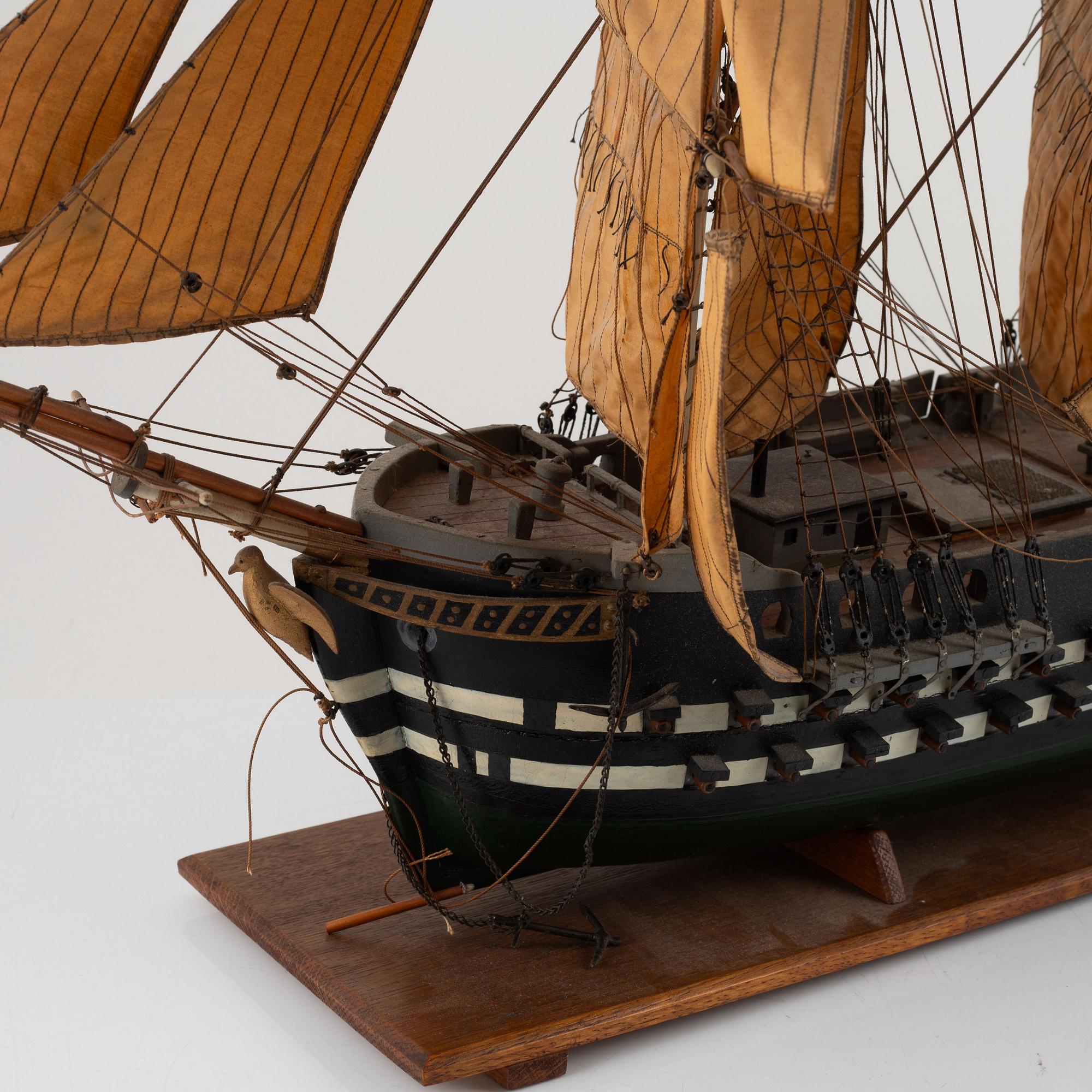 A ship scale model, first half of the 20th Century.