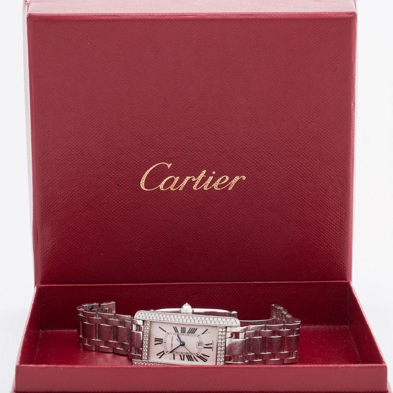 CARTIER Tank Américaine, 18K whitegold w brilliant-cut diamonds approx 1,5 ct,  41,6 x 22,6 mm, mechanical movement.