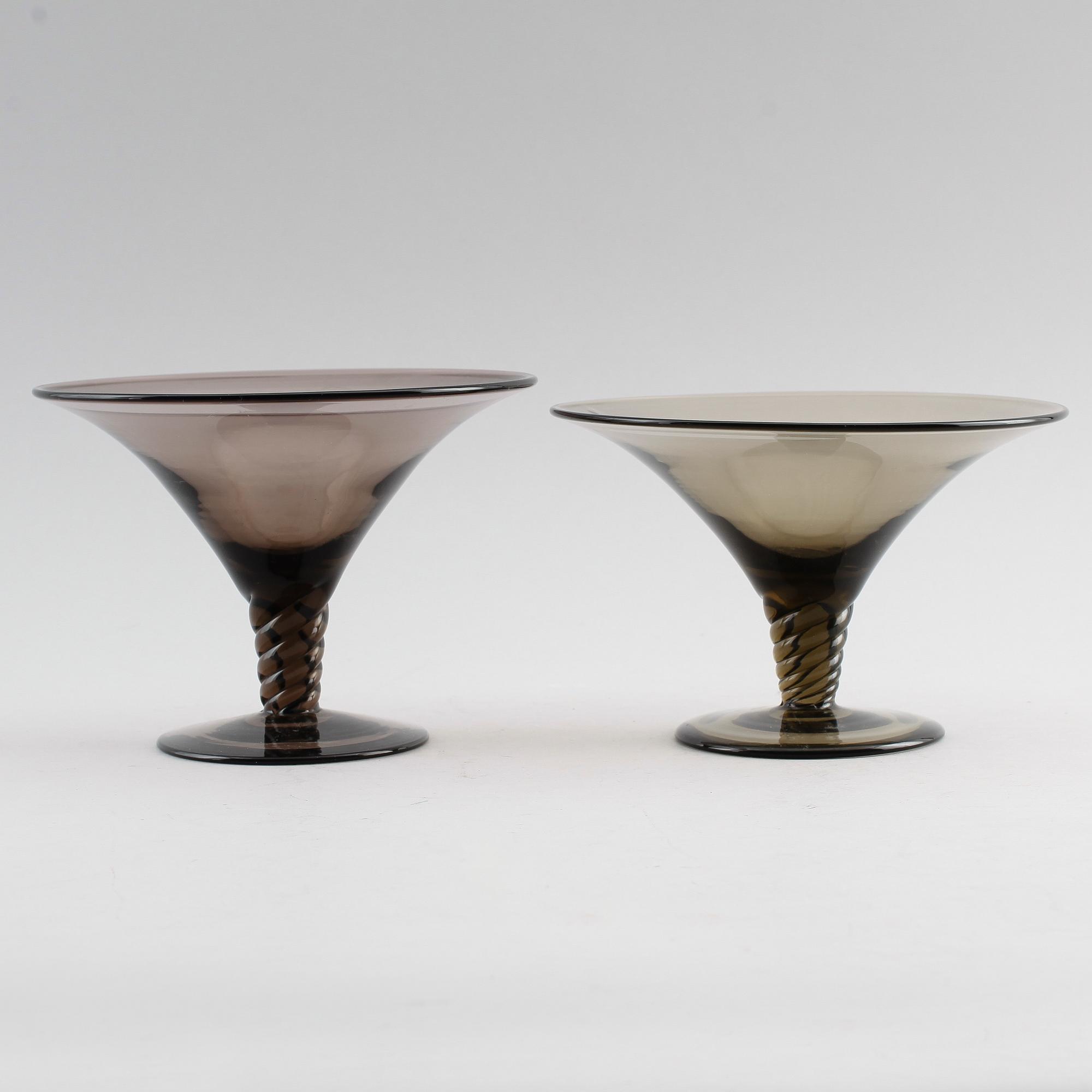 SKÅLAR på fot, 2 st, glas, Simon Gate, Sandvik, 1900-talets första hälft.