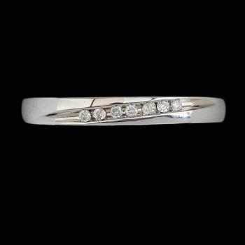 RING OCH ALLIANSRING, 10K vitguld, diamanter tot ca 0.16 ct. Total vikt ca 4 g.