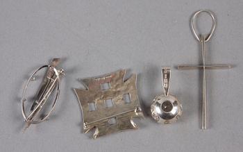 SMYCKEN, 4 st, silver och bergkristall. 1960-93.