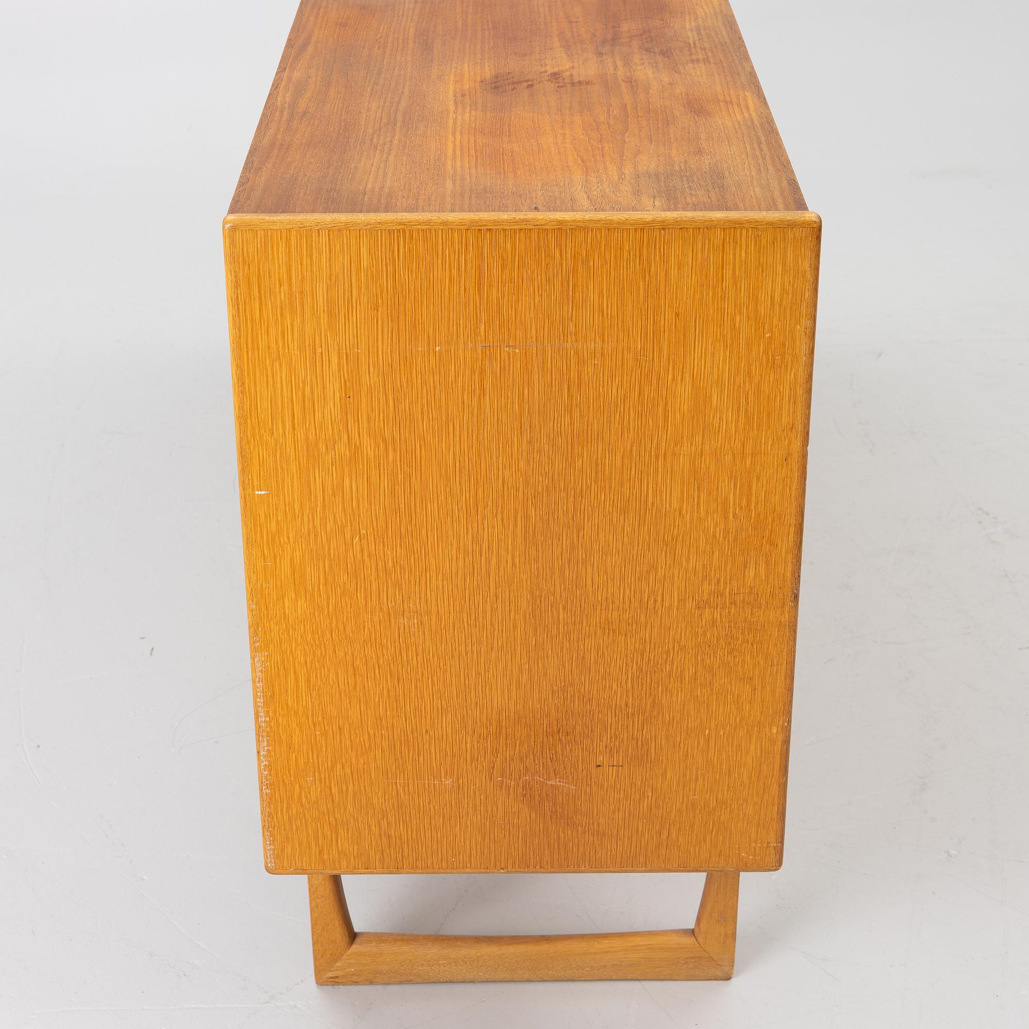 Yngvar Sandström, Sideboard, "Tokyo", ur Trivia-serien, Nordiska Kompaniet, 1900-talets andra hälft.