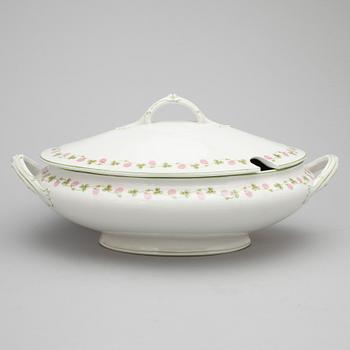 SERVISDELAR, ca 33 delar, porslin, Gunnar Wennerberg, Gustavsberg, 1900-talets första hälft.