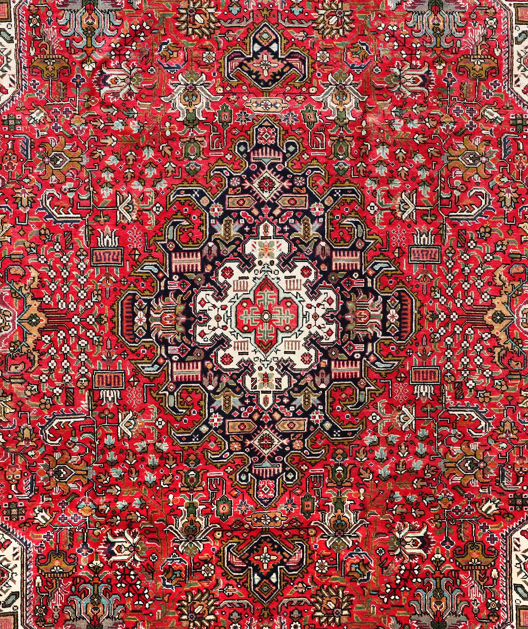 Matta, Täbris, ca 332 x 250 cm.