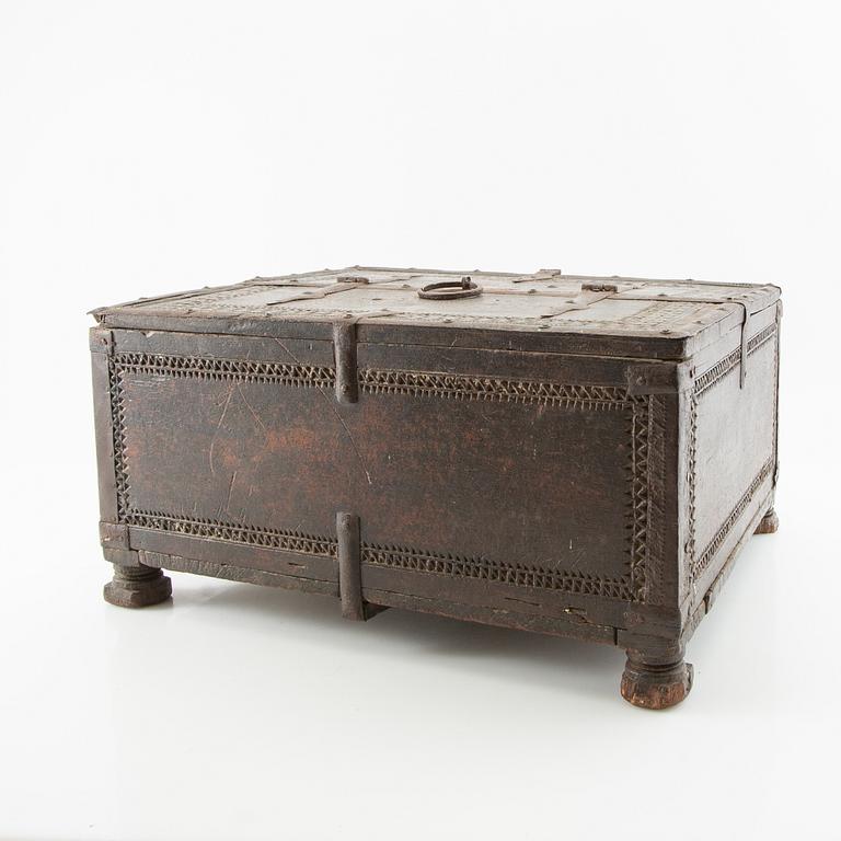 Casket Baroque style 19th century or earlier.