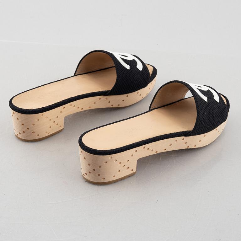 Chanel, sandals, size 41 1/2.