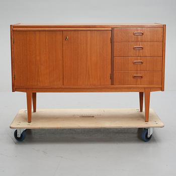 SIDEBOARD, 1900-talets tredje kvartal.