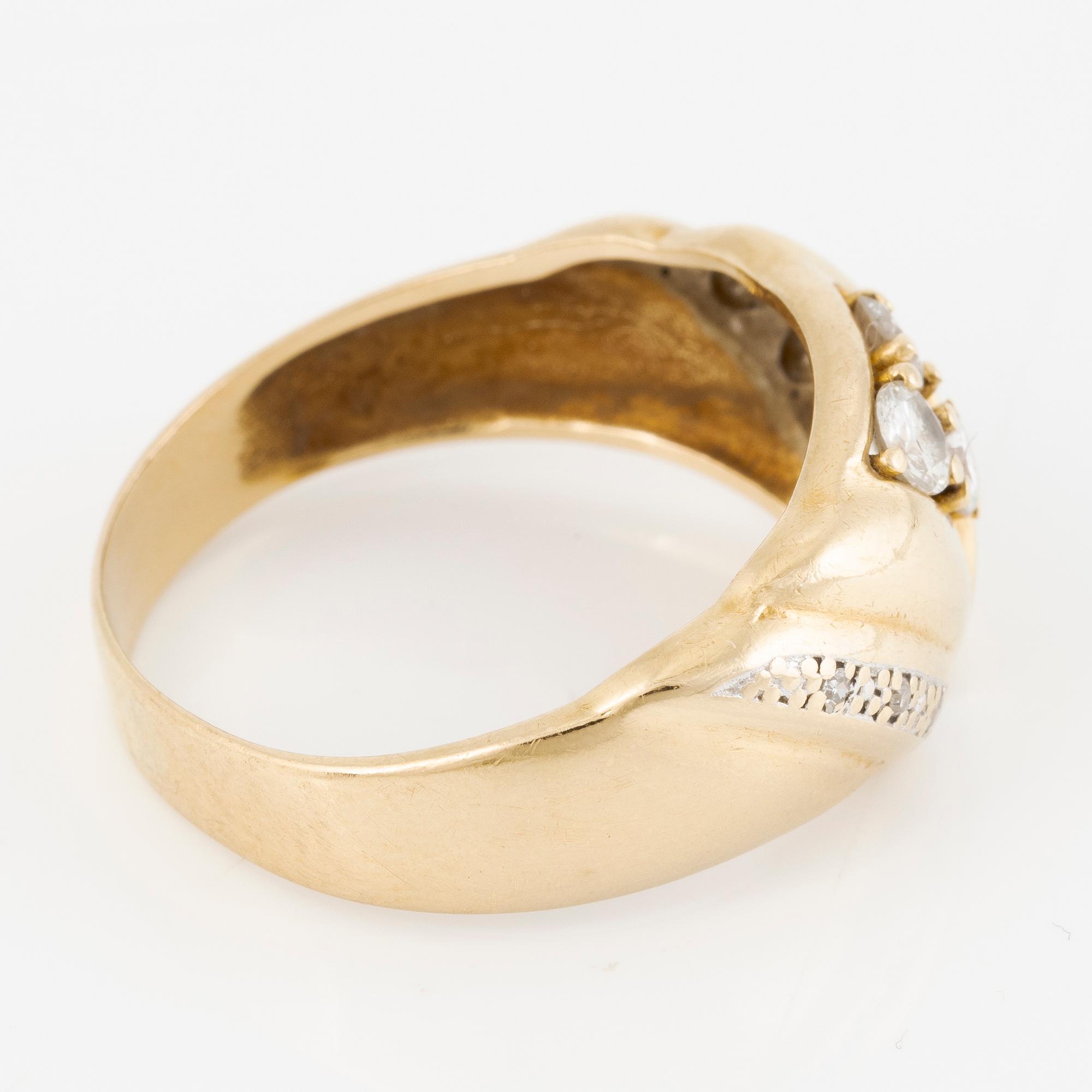 Ring, 18K gold with brilliant-cut and octagonal-cut diamonds.